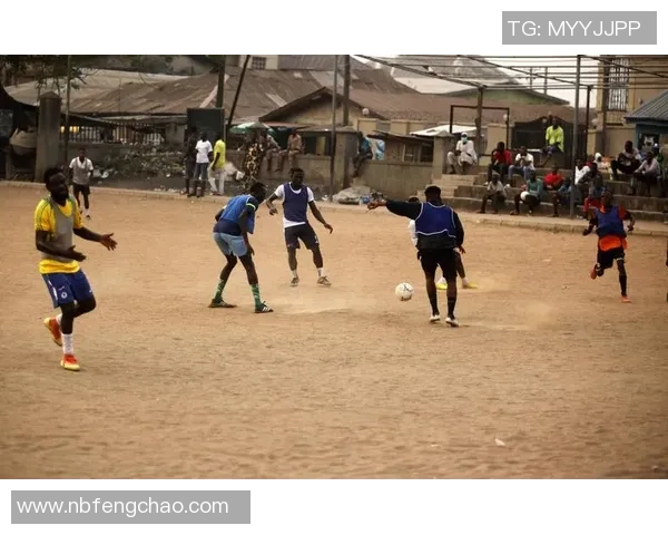 街头足球穿搭新风尚让你在球场与街头尽显个性与活力